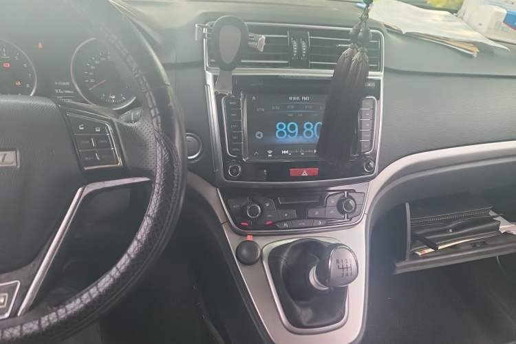 Used Haval M6 2017 1.5T Manual Two-Wheel Drive Elite Model Audio And AC Panel