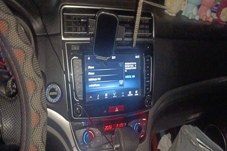 Used Haval M6 2017 1.5T Automatic Two-Wheel Drive Elite Model Audio And AC Panel