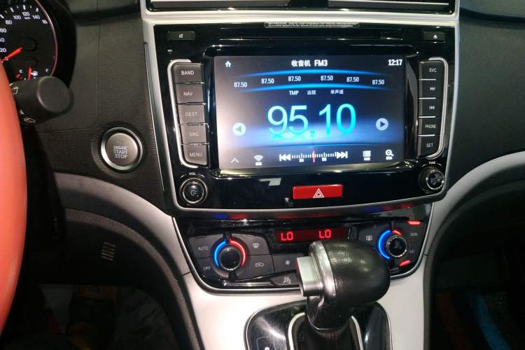 Used Haval M6 2017 1.5T Automatic Two-Wheel Drive Elite Model Audio And AC Panel