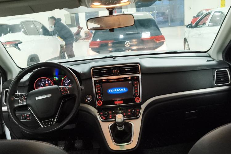 Used Haval M6 2017 1.5T Manual Two-Wheel Drive Elite Model Center Console