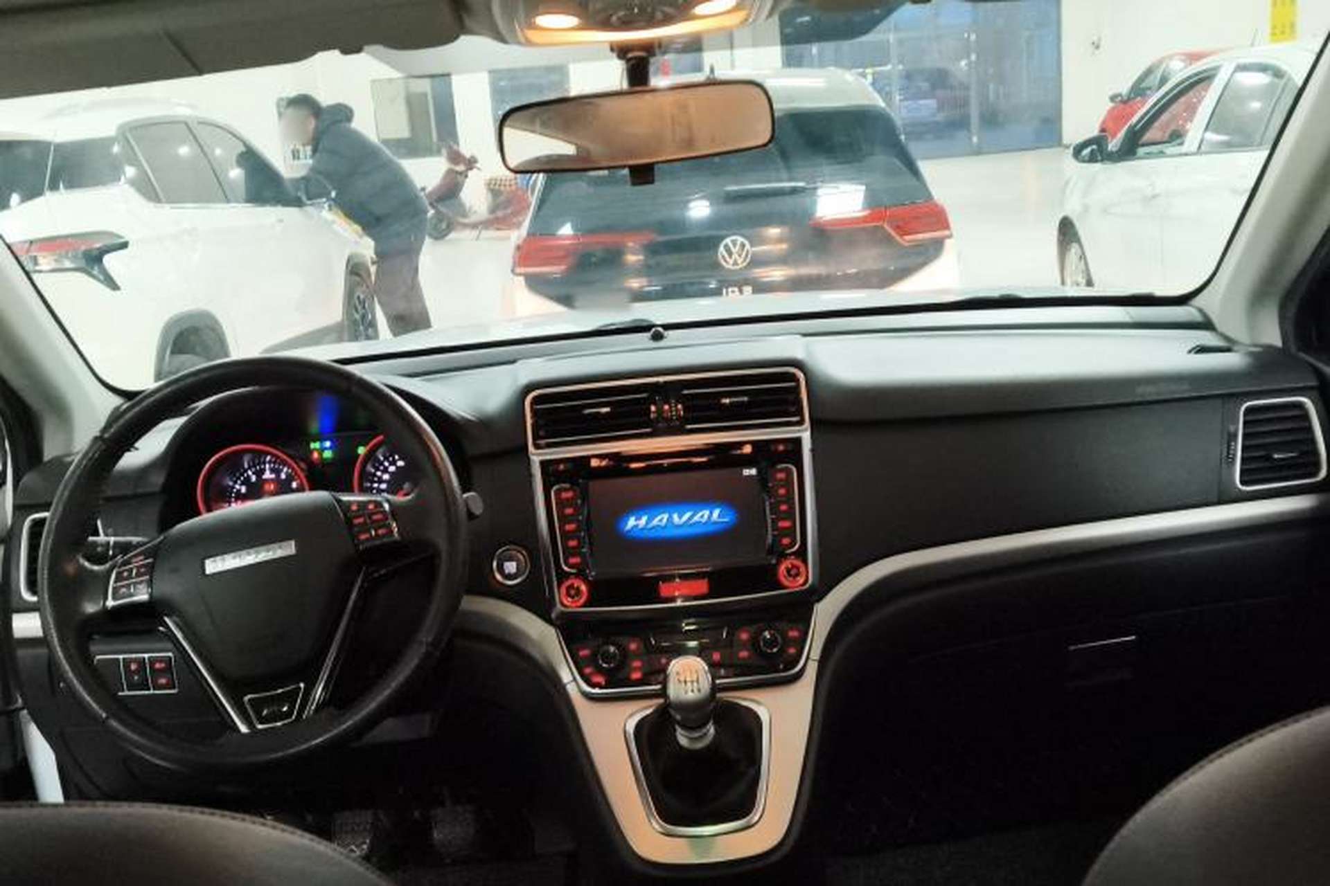 Used Haval M6 2017 1.5T Manual Two-Wheel Drive Elite Model Center Console