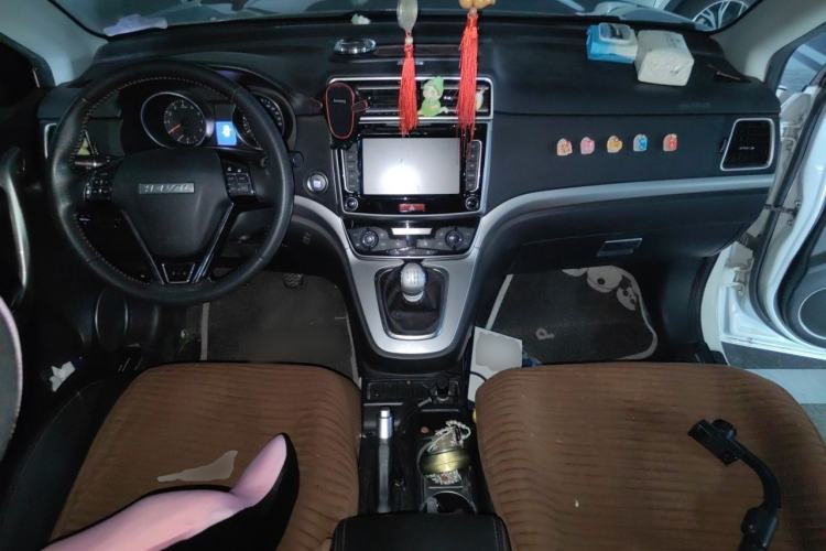Used Haval M6 2017 1.5T Manual Two-Wheel Drive Elite Model Center Console