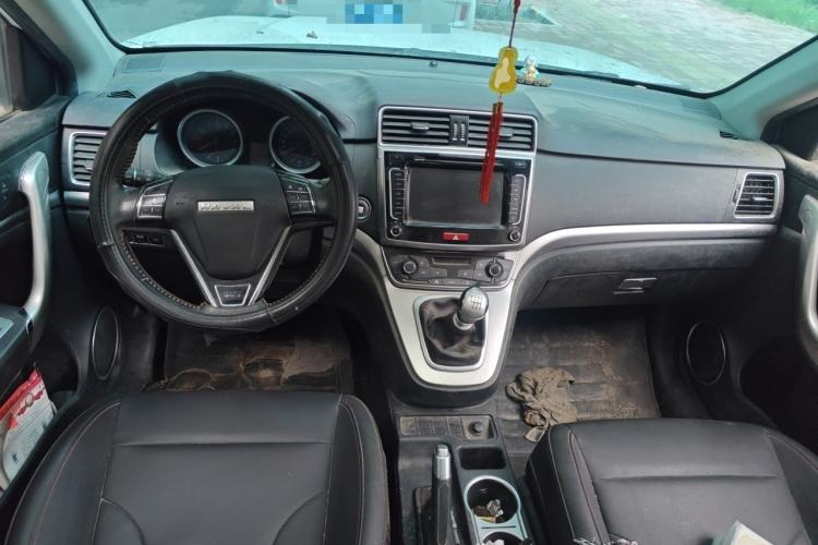 Used Haval M6 2017 1.5T Manual Two-Wheel Drive Elite Model Center Console