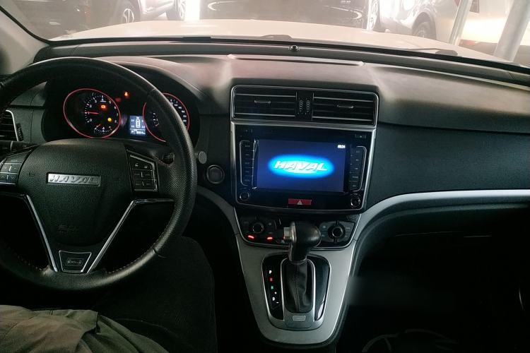 Used Haval M6 2017 1.5T Automatic Two-Wheel Drive Elite Model Center Console
