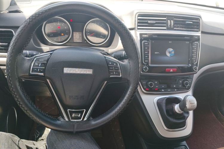 Used Haval M6 2017 1.5T Manual Two-Wheel Drive Elite Model Center Console