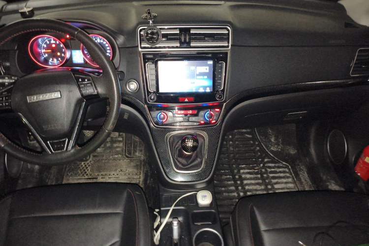 Used Haval M6 2017 1.5T Manual Two-Wheel Drive Elite Model Center Console