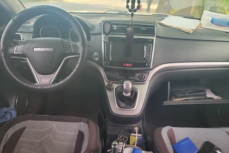 Used Haval M6 2017 1.5T Manual Two-Wheel Drive Elite Model Center Console