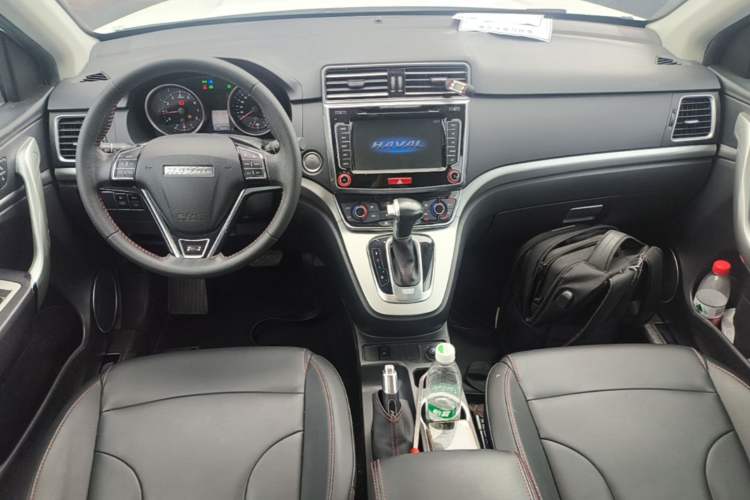 Used Haval M6 2017 1.5T Automatic Two-Wheel Drive Prestige Model Center Console