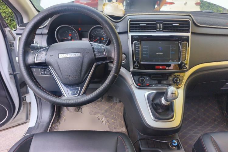 Used Haval M6 2017 1.5T Manual Two-Wheel Drive Elite Model Center Console