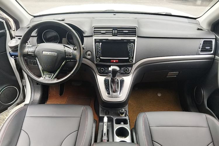 Used Haval M6 2017 1.5T Automatic Two-Wheel Drive Elite Model Center Console