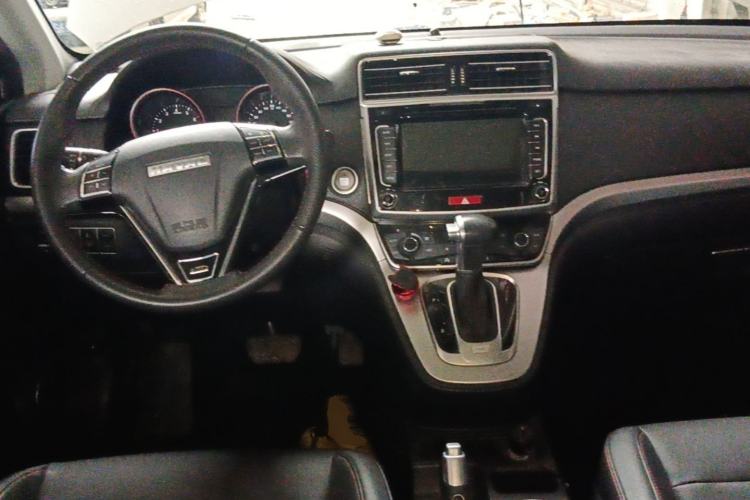Used Haval M6 2017 1.5T Automatic Two-Wheel Drive Elite Model Center Console