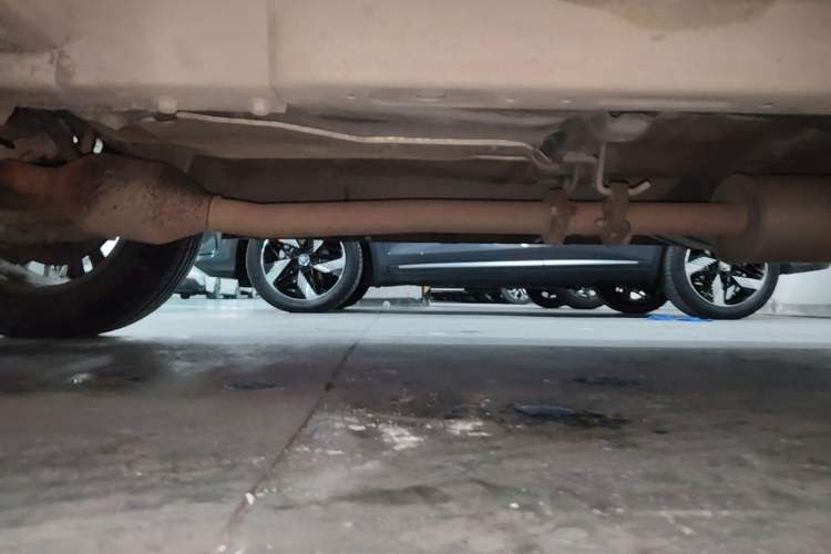 Used Haval M6 2017 1.5T Manual Two-Wheel Drive Elite Model Chassis Front Left