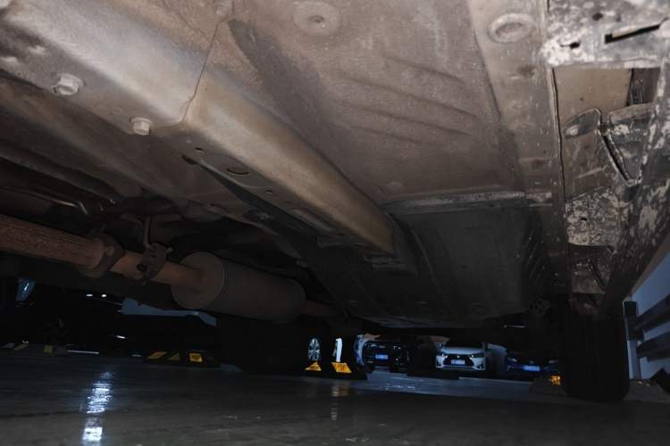 Used Haval M6 2017 1.5T Automatic Two-Wheel Drive Elite Model Chassis Front Left