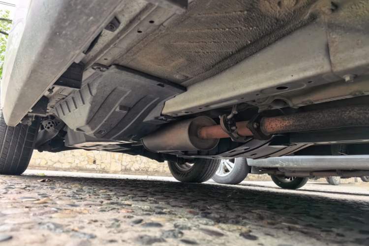 Used Haval M6 2017 1.5T Manual Two-Wheel Drive Elite Model Chassis Front Right