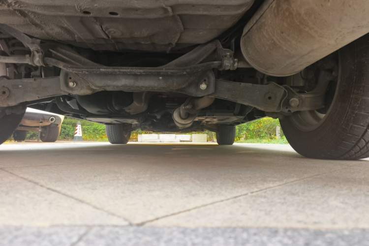 Used Haval M6 2017 1.5T Automatic Two-Wheel Drive Elite Model Chassis Rear