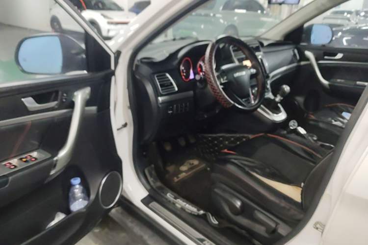 Used Haval M6 2017 1.5T Manual Two-Wheel Drive Elite Model Driver Seat