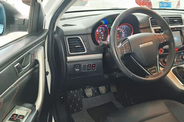 Used Haval M6 2017 1.5T Manual Two-Wheel Drive Elite Model Driver Seat