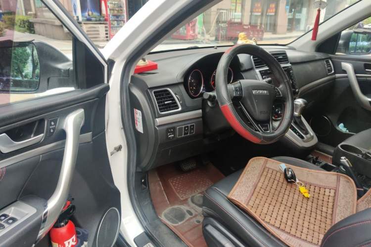 Used Haval M6 2017 1.5T Automatic Two-Wheel Drive Elite Model Driver Seat