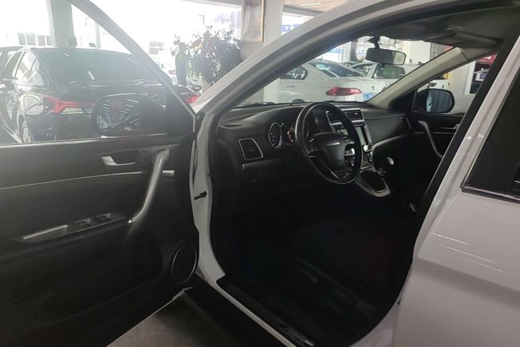 Used Haval M6 2017 1.5T Manual Two-Wheel Drive Urban Version Driver Seat