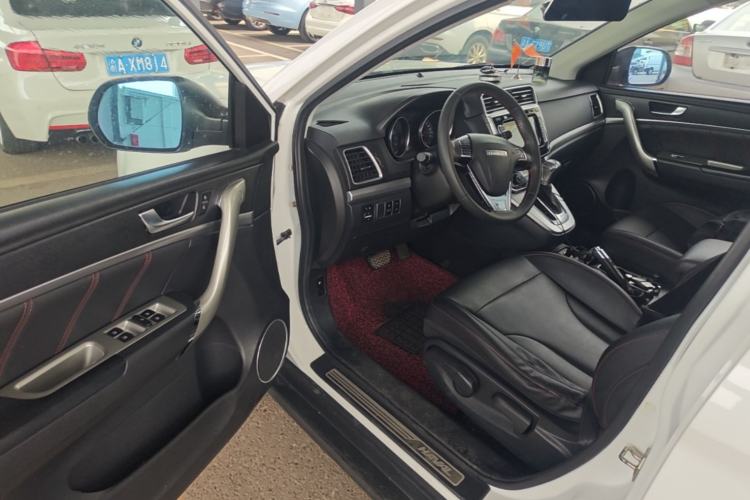 Used Haval M6 2017 1.5T Automatic Two-Wheel Drive Elite Model Driver Seat