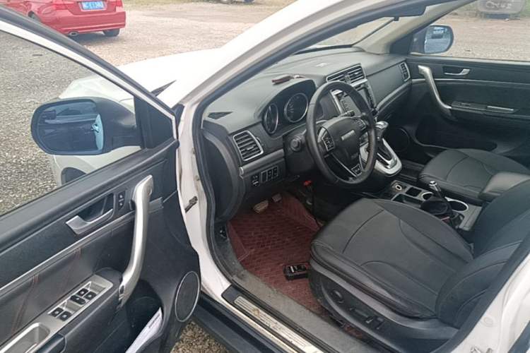 Used Haval M6 2017 1.5T Automatic Two-Wheel Drive Prestige Model Driver Seat