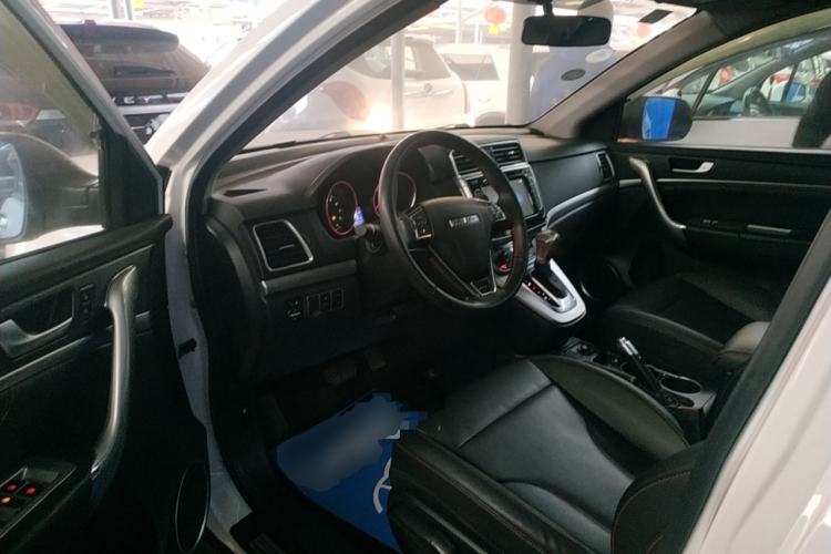 Used Haval M6 2017 1.5T Automatic Two-Wheel Drive Elite Model Driver Seat