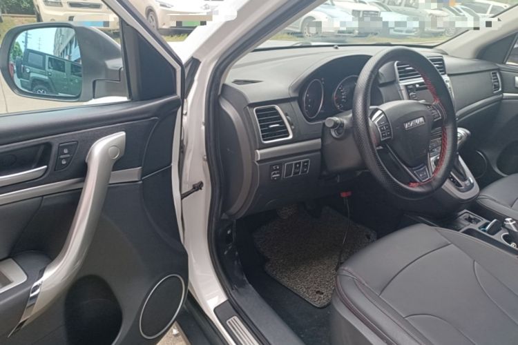 Used Haval M6 2017 1.5T Automatic Two-Wheel Drive Prestige Model Driver Seat
