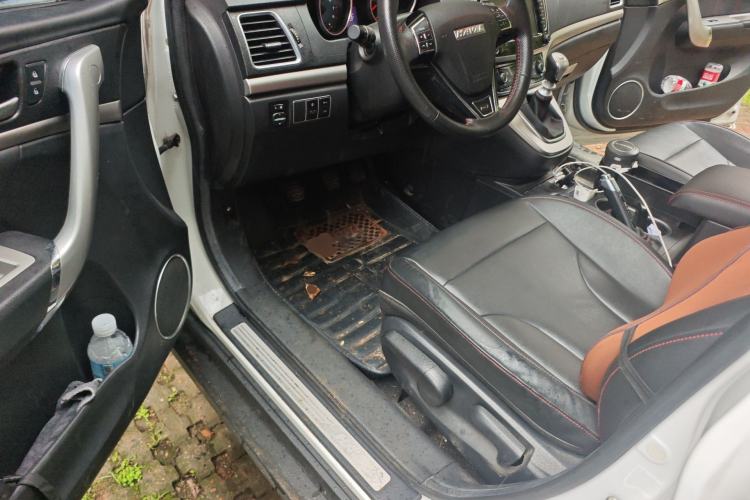 Used Haval M6 2017 1.5T Manual Two-Wheel Drive Elite Model Driver Seat