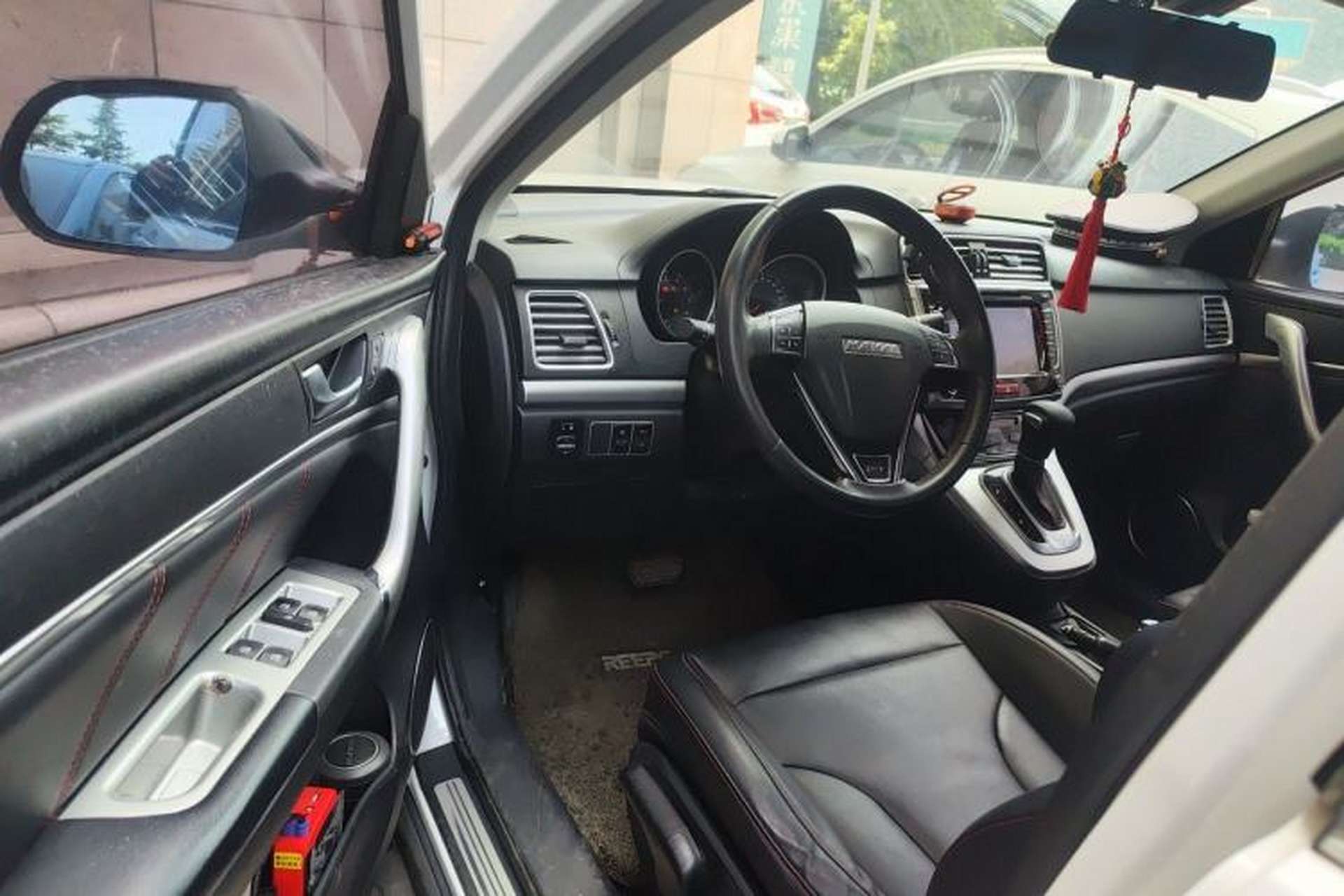 Used Haval M6 2017 1.5T Automatic Two-Wheel Drive Elite Model Driver Seat