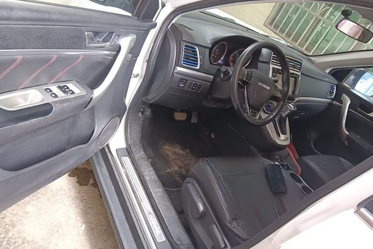 Used Haval M6 2017 1.5T Automatic Two-Wheel Drive Elite Model Driver Seat