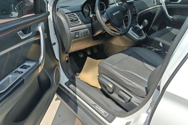 Used Haval M6 2017 1.5T Manual Two-Wheel Drive Elite Model Driver Seat