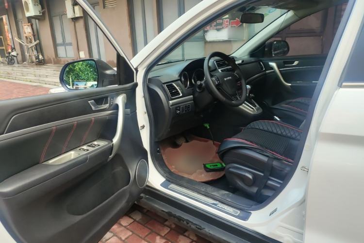 Used Haval M6 2017 1.5T Automatic Two-Wheel Drive Elite Model Driver Seat
