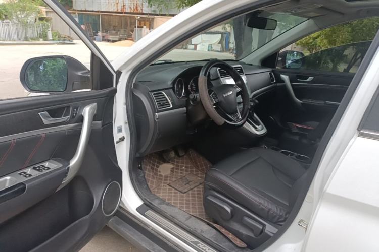 Used Haval M6 2017 1.5T Automatic Two-Wheel Drive Elite Model Driver Seat