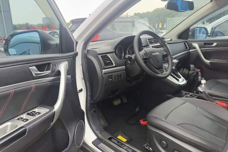 Used Haval M6 2017 1.5T Automatic Two-Wheel Drive Prestige Model Driver Seat