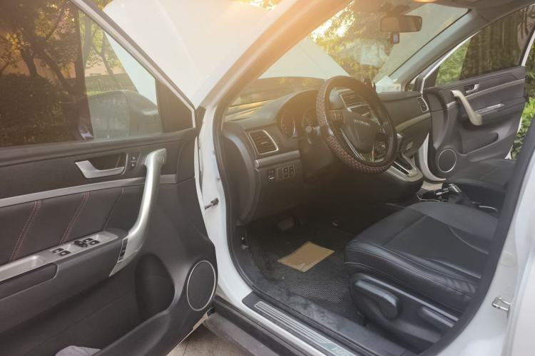 Used Haval M6 2017 1.5T Automatic Two-Wheel Drive Elite Model Driver Seat