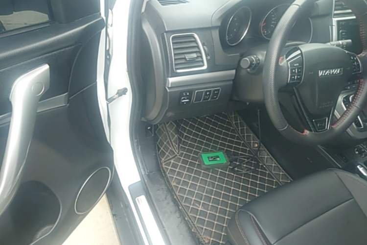 Used Haval M6 2017 1.5T Automatic Two-Wheel Drive Elite Model Driver Seat