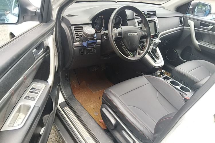 Used Haval M6 2017 1.5T Automatic Two-Wheel Drive Elite Model Driver Seat