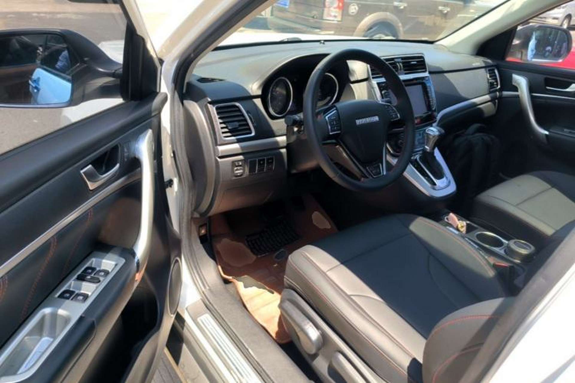 Used Haval M6 2017 1.5T Automatic Two-Wheel Drive Elite Model Driver Seat