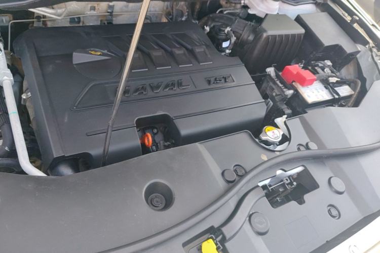 Used Haval M6 2017 1.5T Manual Two-Wheel Drive Elite Model Engine Bay
