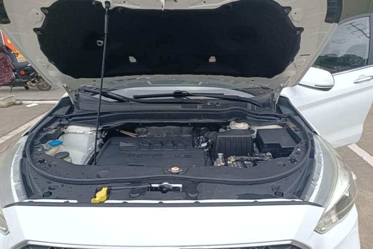 Used Haval M6 2017 1.5T Automatic Two-Wheel Drive Prestige Model Engine Bay