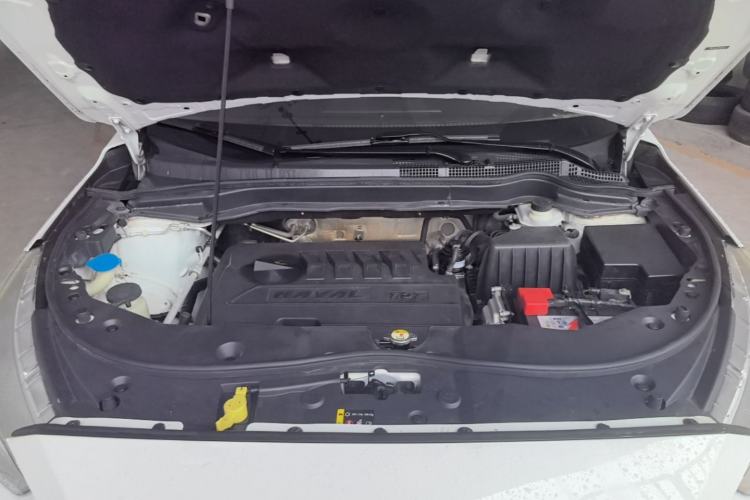 Used Haval M6 2017 1.5T Automatic Two-Wheel Drive Urban Model Engine Bay