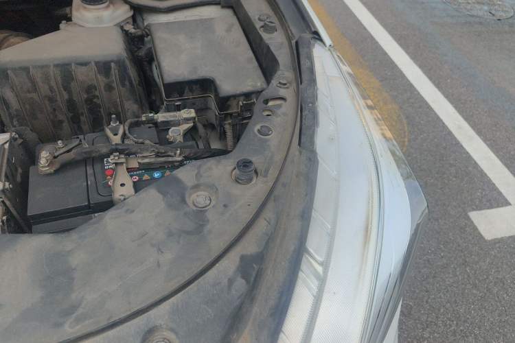 Used Haval M6 2017 1.5T Automatic Two-Wheel Drive Elite Model Engine Bay Left