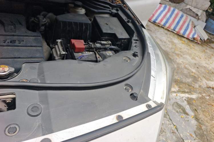 Used Haval M6 2017 1.5T Automatic Two-Wheel Drive Prestige Model Engine Bay Left