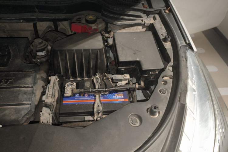 Used Haval M6 2017 1.5T Manual Two-Wheel Drive Elite Model Engine Bay Left