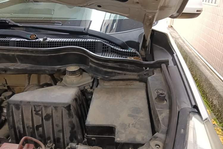 Used Haval M6 2017 1.5T Automatic Two-Wheel Drive Elite Model Engine Bay Left