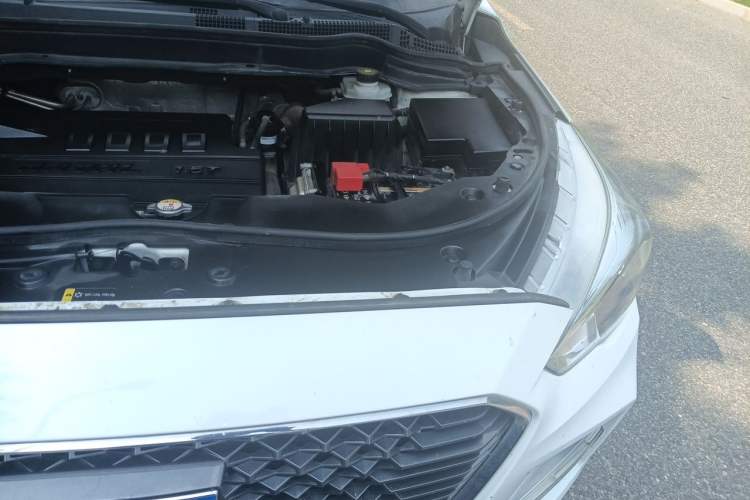 Used Haval M6 2017 1.5T Automatic Two-Wheel Drive Elite Model Engine Bay Left
