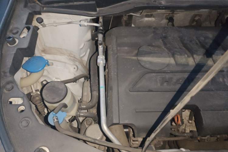 Used Haval M6 2017 1.5T Automatic Two-Wheel Drive Elite Model Engine Bay Right