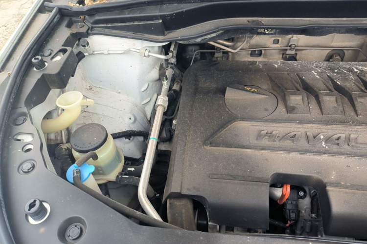 Used Haval M6 2017 1.5T Manual Two-Wheel Drive Urban Version Engine Bay Right
