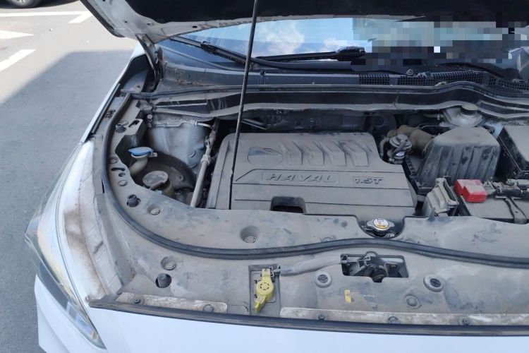 Used Haval M6 2017 1.5T Automatic Two-Wheel Drive Elite Model Engine Bay Right