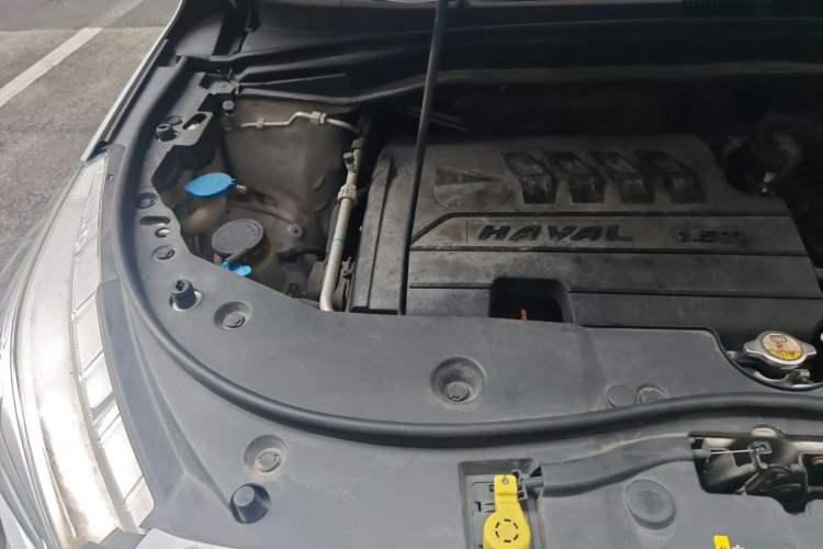Used Haval M6 2017 1.5T Automatic Two-Wheel Drive Elite Model Engine Bay Right